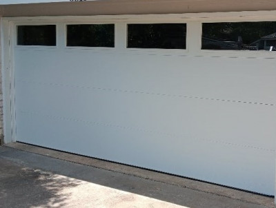 Flush-standard-white-top-view-windows